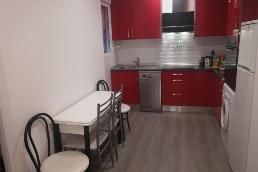 Apartamento Centrico , Wifi + Desayuno Logroño Kültér fotó